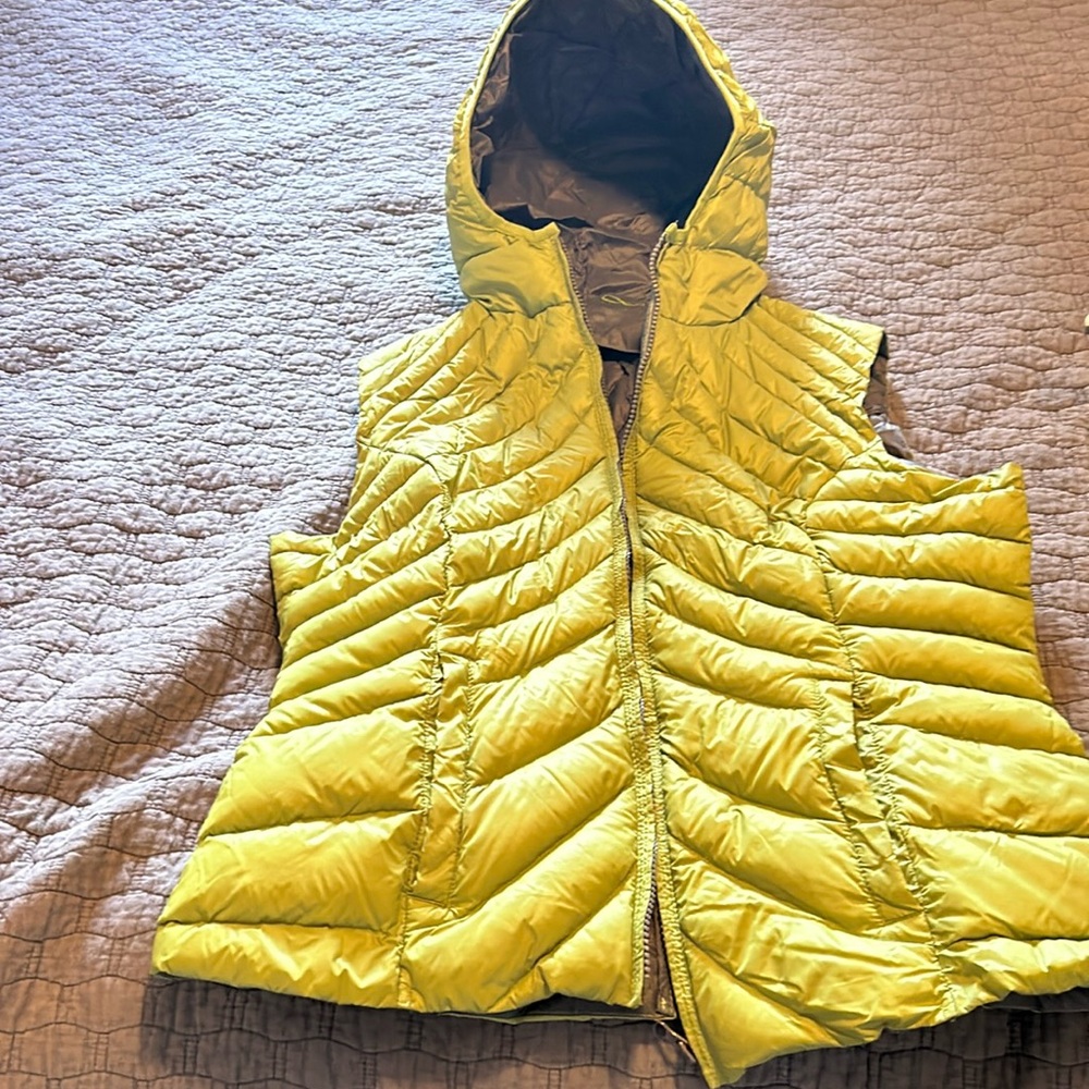 Blanc noir brand lightweight down vest. Light green color.